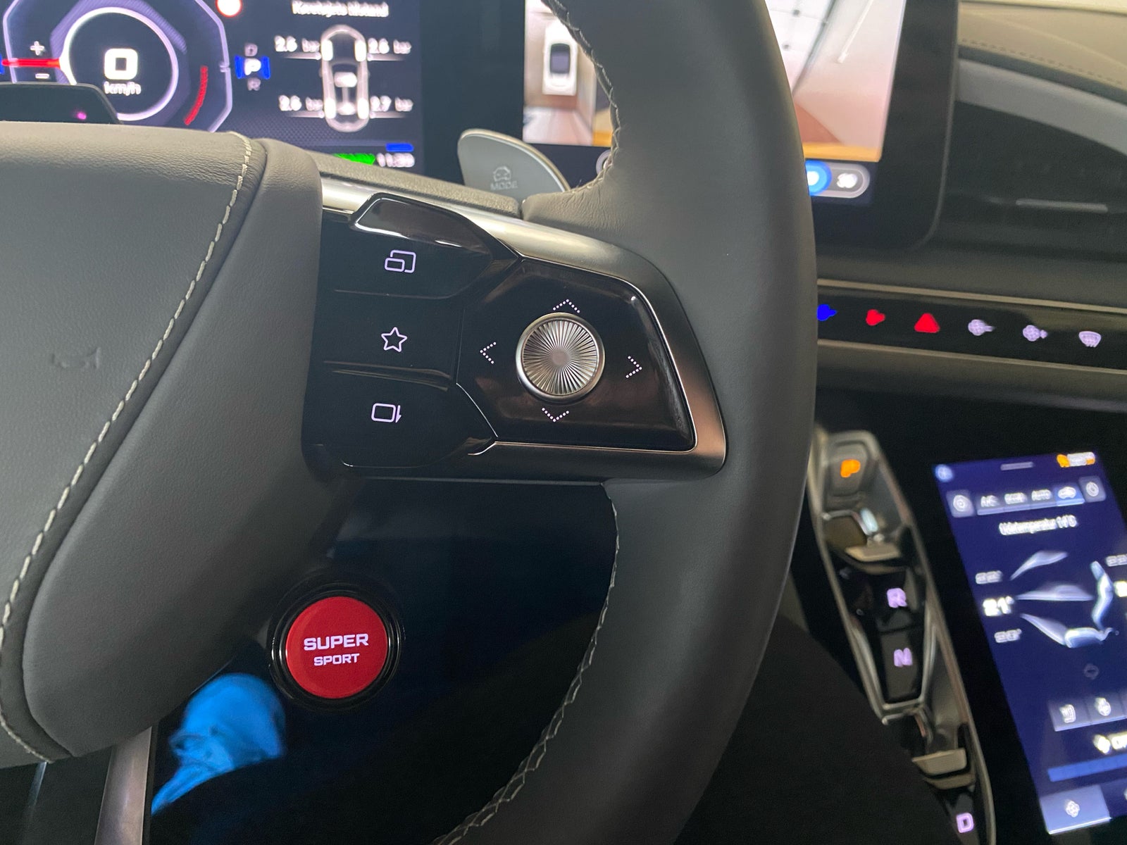 MG Cyberster Trophy Long Range