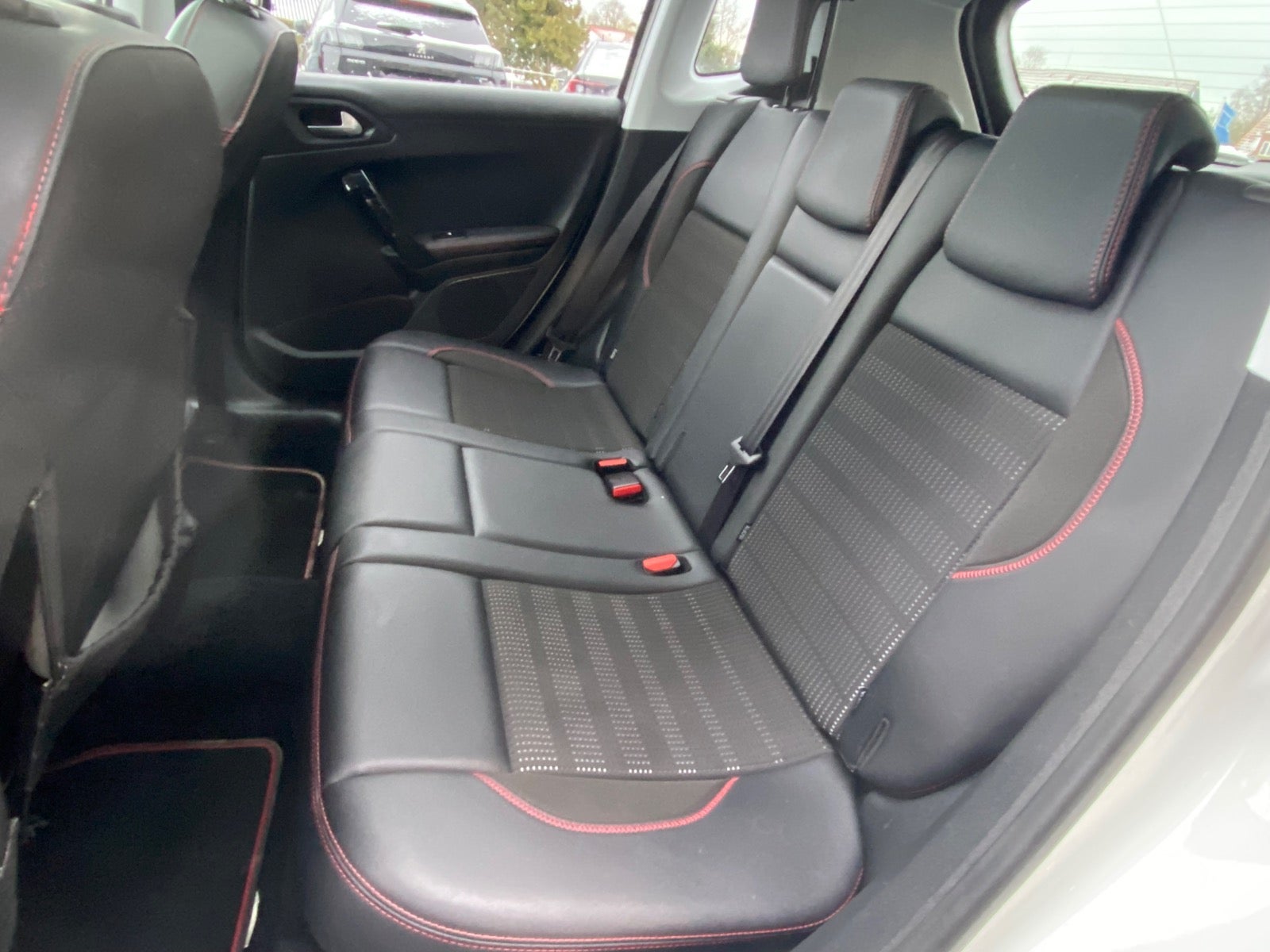 Billede af Peugeot 2008 1,5 BlueHDi 120 GT Line Sky EAT6