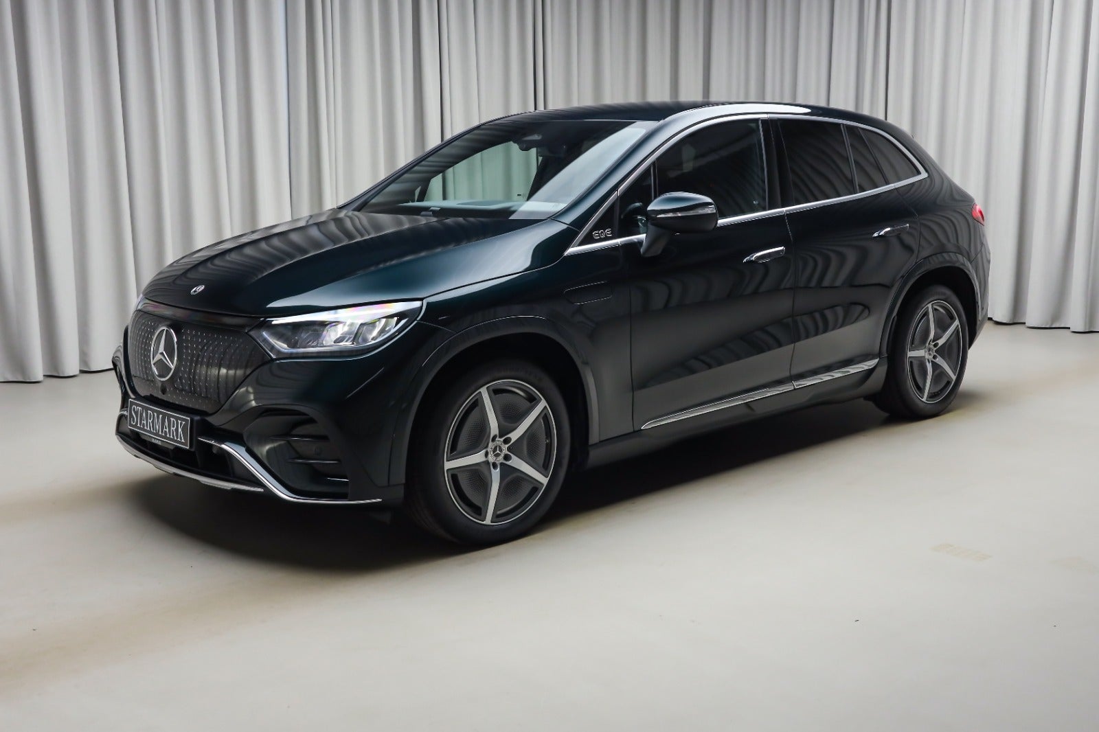 Mercedes-Benz EQE 350 SUV (1/8)