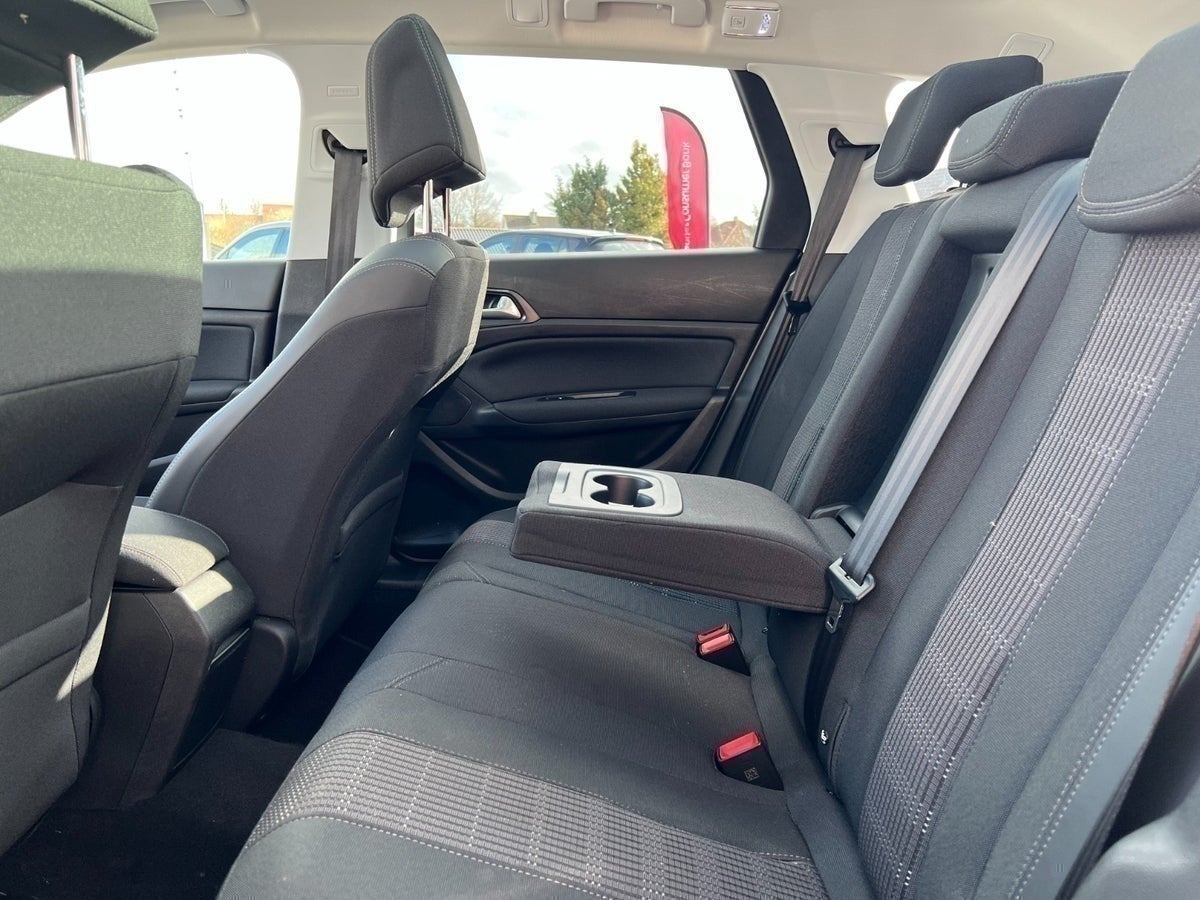 Billede af Peugeot 308 1,6 BlueHDi 120 Allure Sky SW EAT6