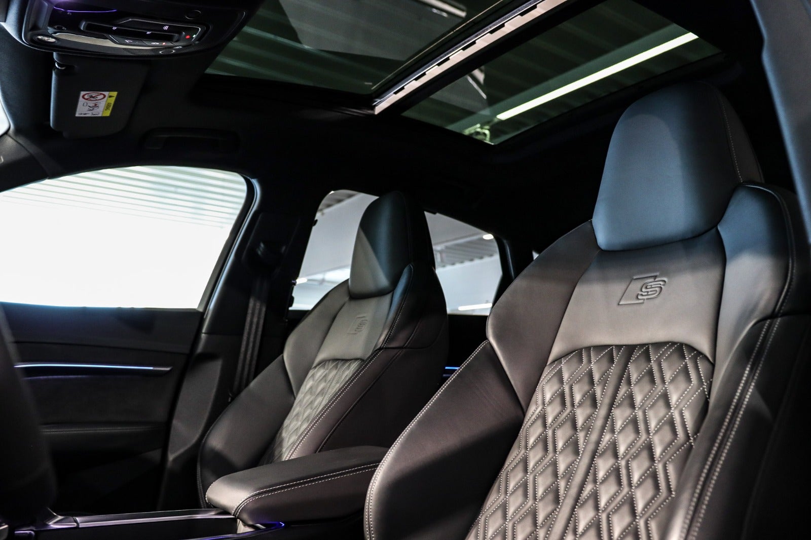 Billede af Audi Q8 e-tron 55 S-line Sportback quattro