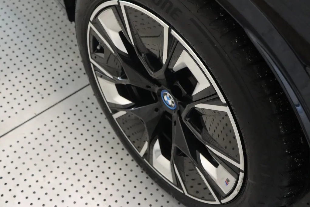 BMW iX3 Charged Plus M-Sport