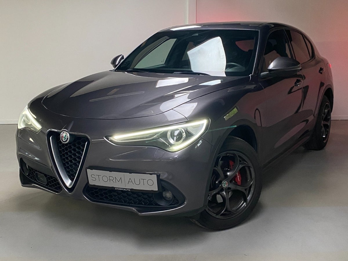 Alfa Romeo Stelvio 2017