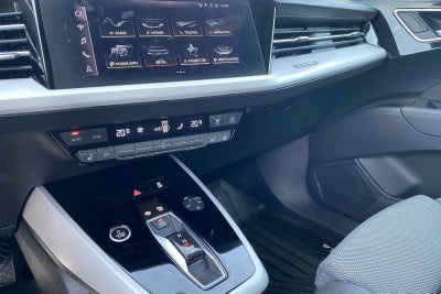 Audi Q4 e-tron Attitude
