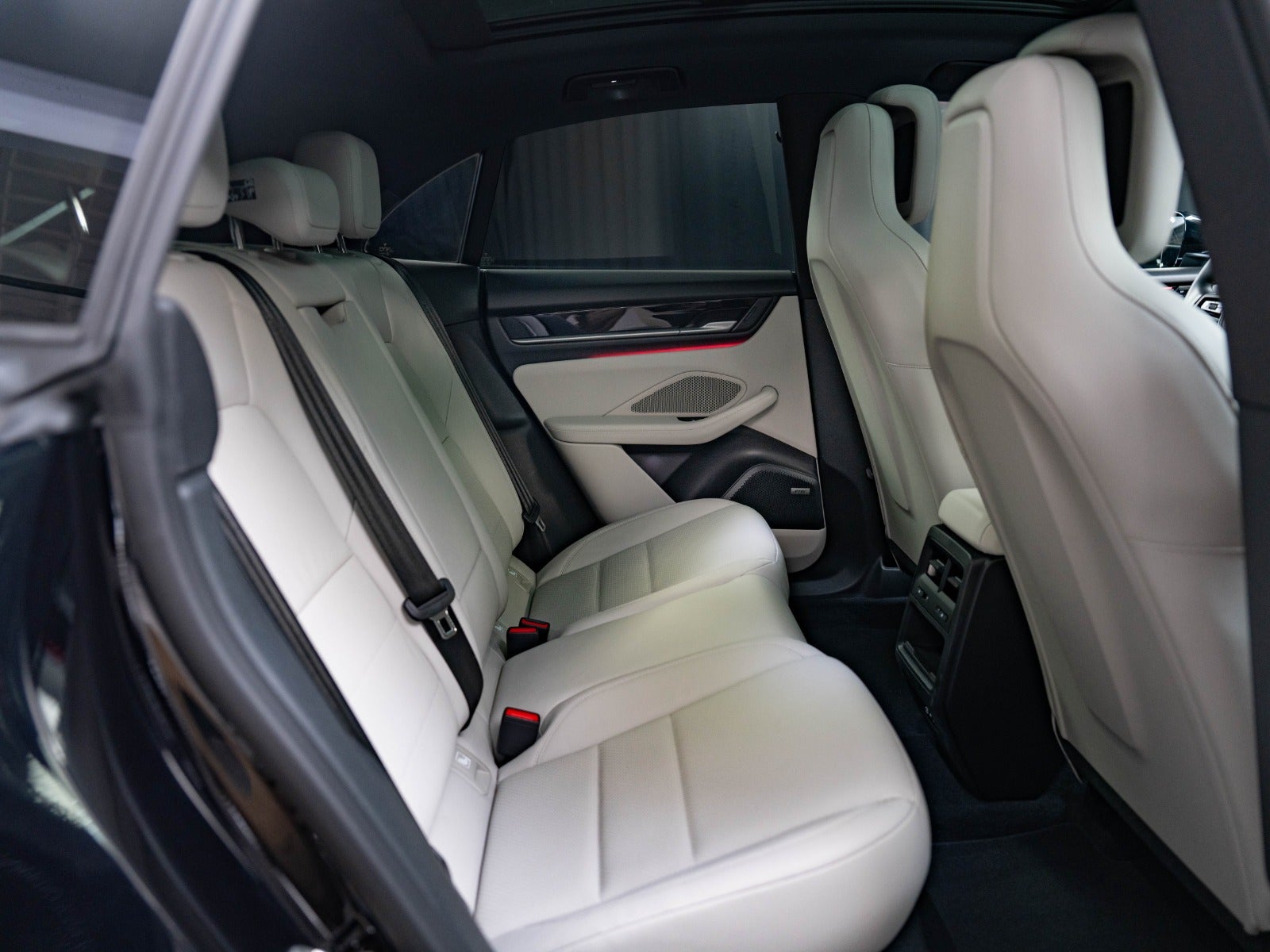 Gallery image 18 of 18