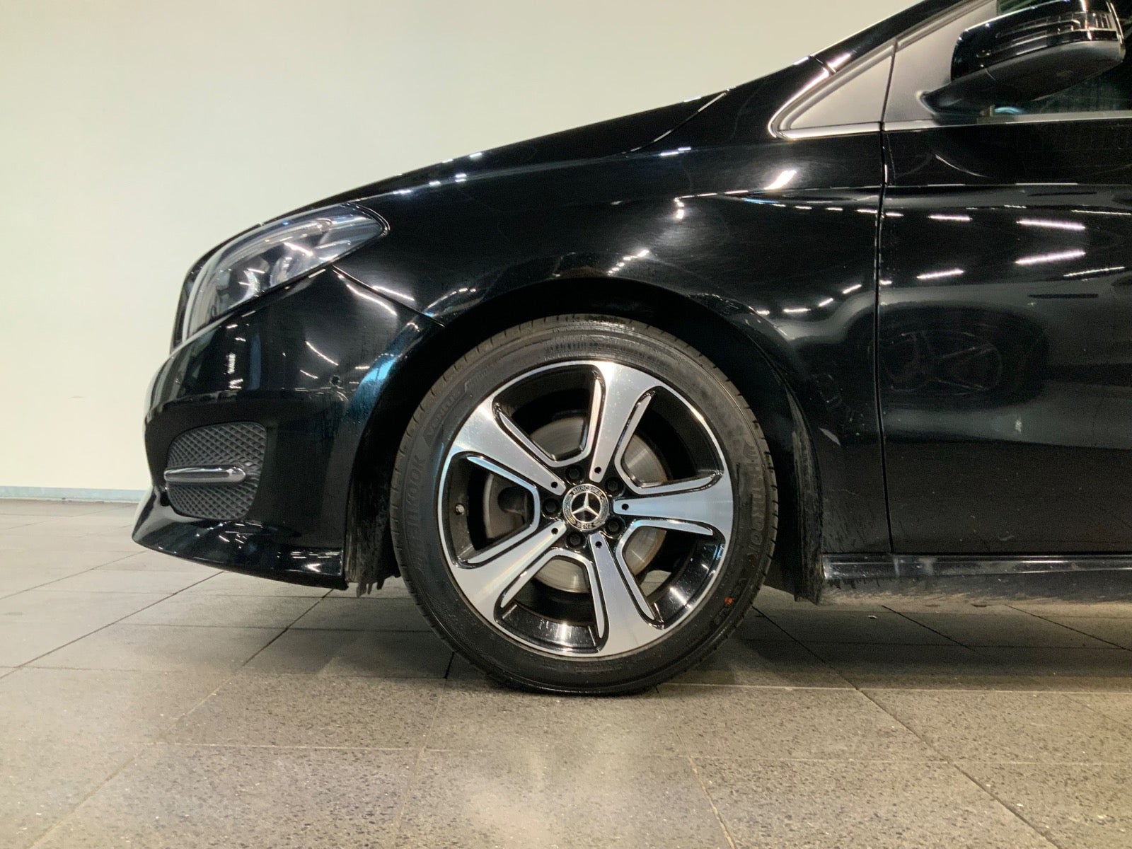 Mercedes-Benz B 220 d (4/8)