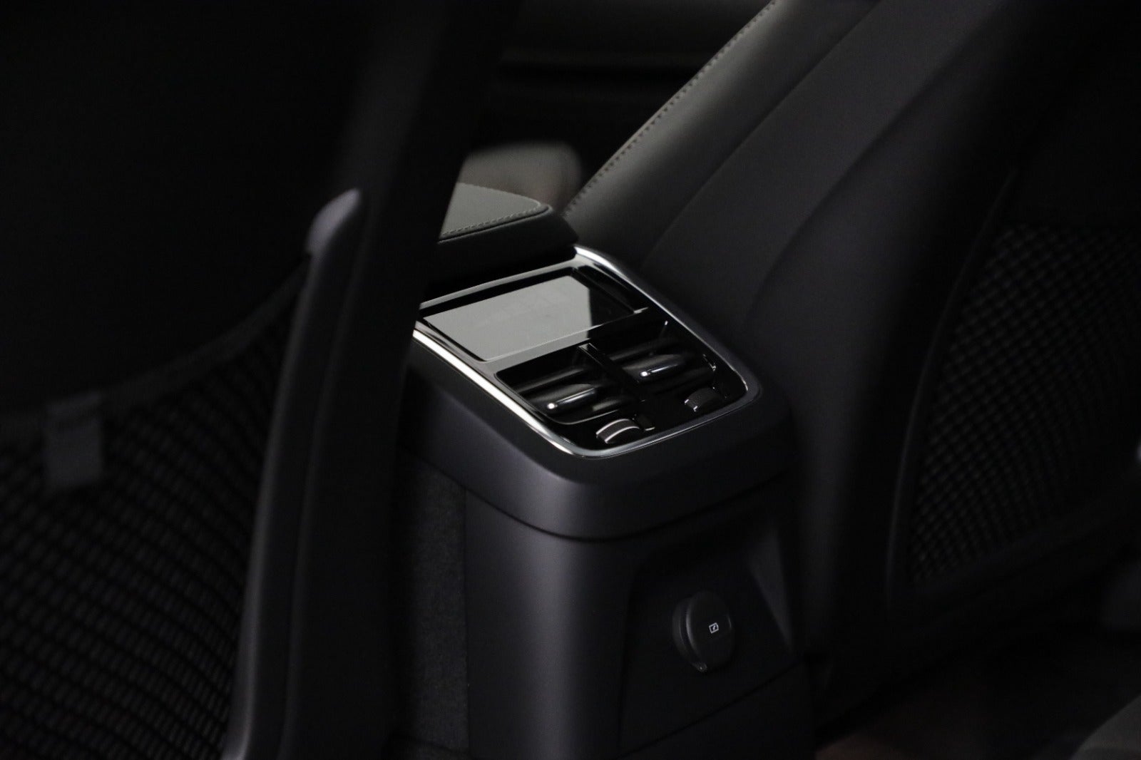 Volvo XC90 2,0 T8 ReCharge R-Design aut. AWD 7prs