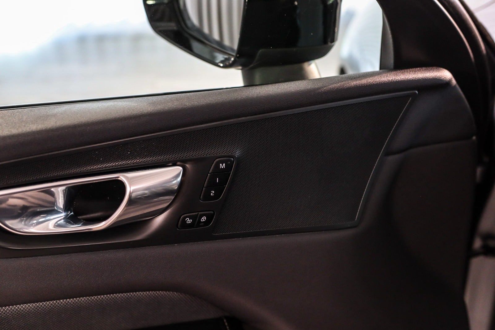 Billede af Volvo XC60 2,0 T4 190 R-Design aut.