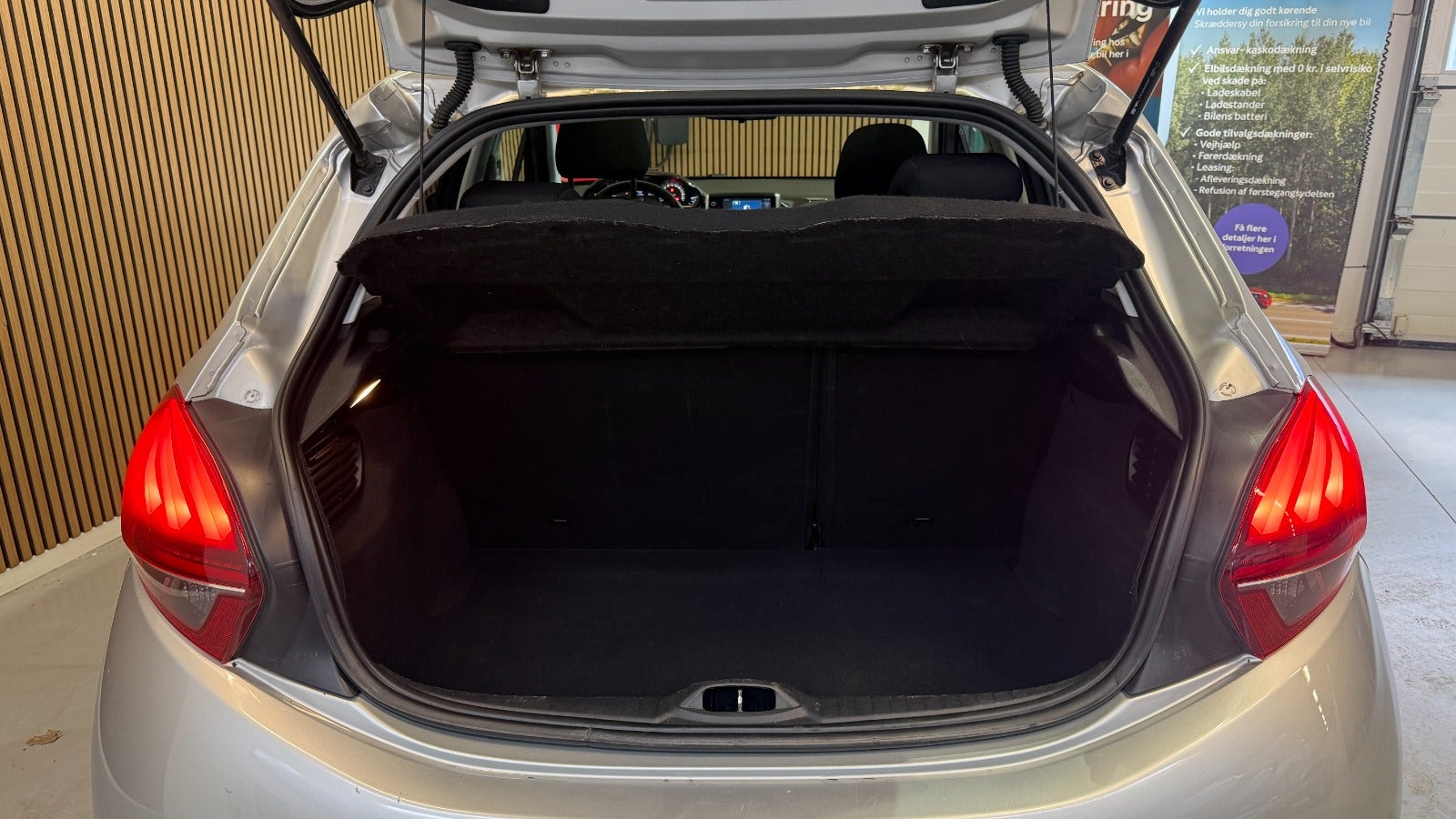 Billede af Peugeot 208 1,6 BlueHDi 100 Desire Sky
