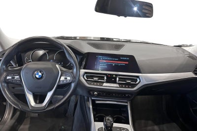 BMW 330i Connected aut.