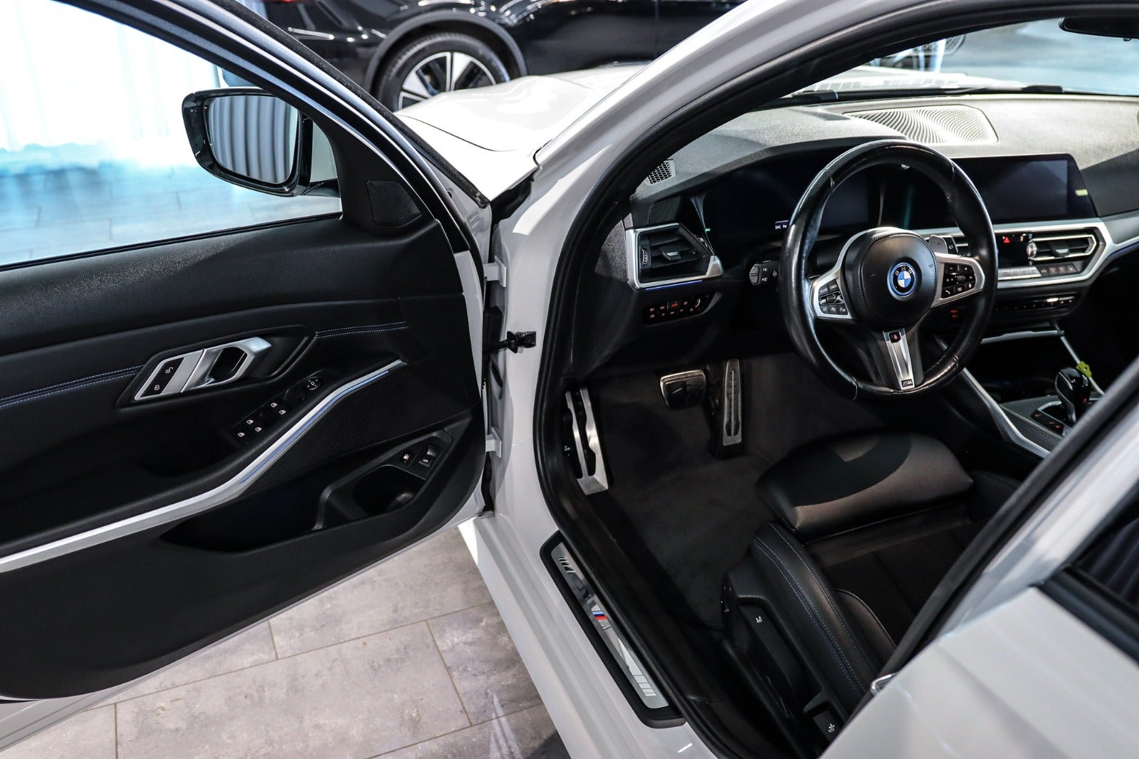 Billede af BMW 330e 2,0 Touring M-Sport aut.
