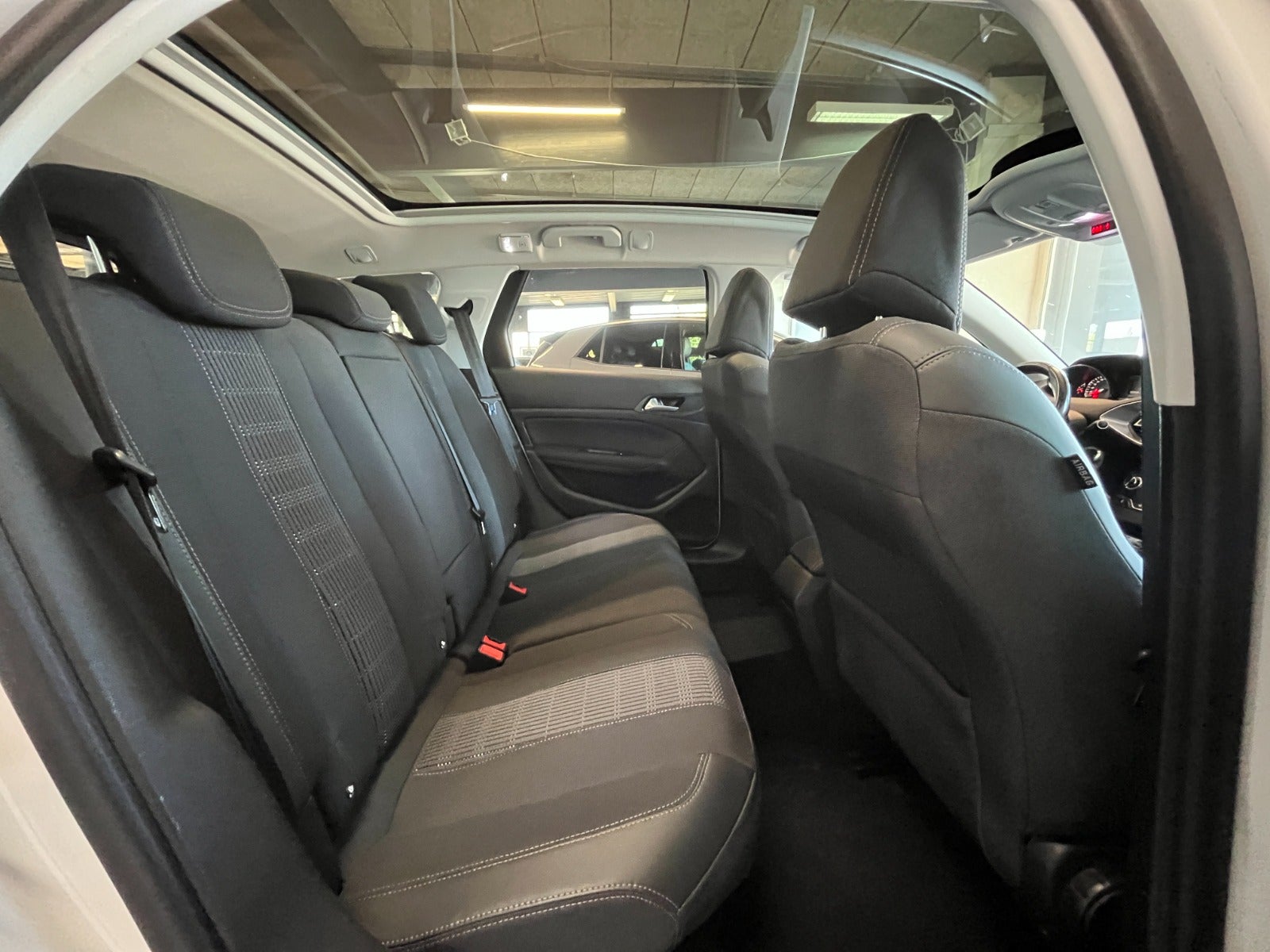 Billede af Peugeot 308 1,6 BlueHDi 120 Allure Sky SW