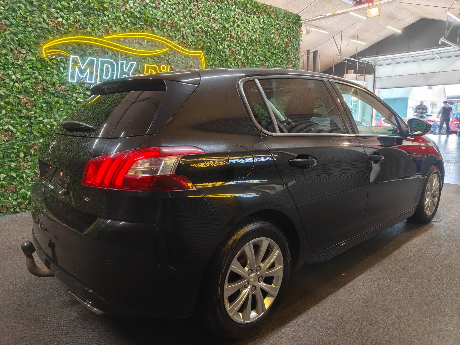 Billede af Peugeot 308 1,6 BlueHDi 120 Allure Sky