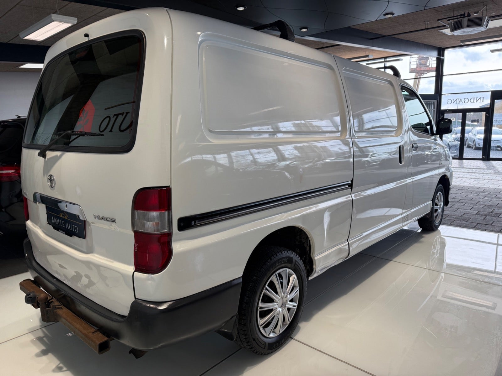 Billede af Toyota HiAce 2,5 D-4D 117 Komfort lang