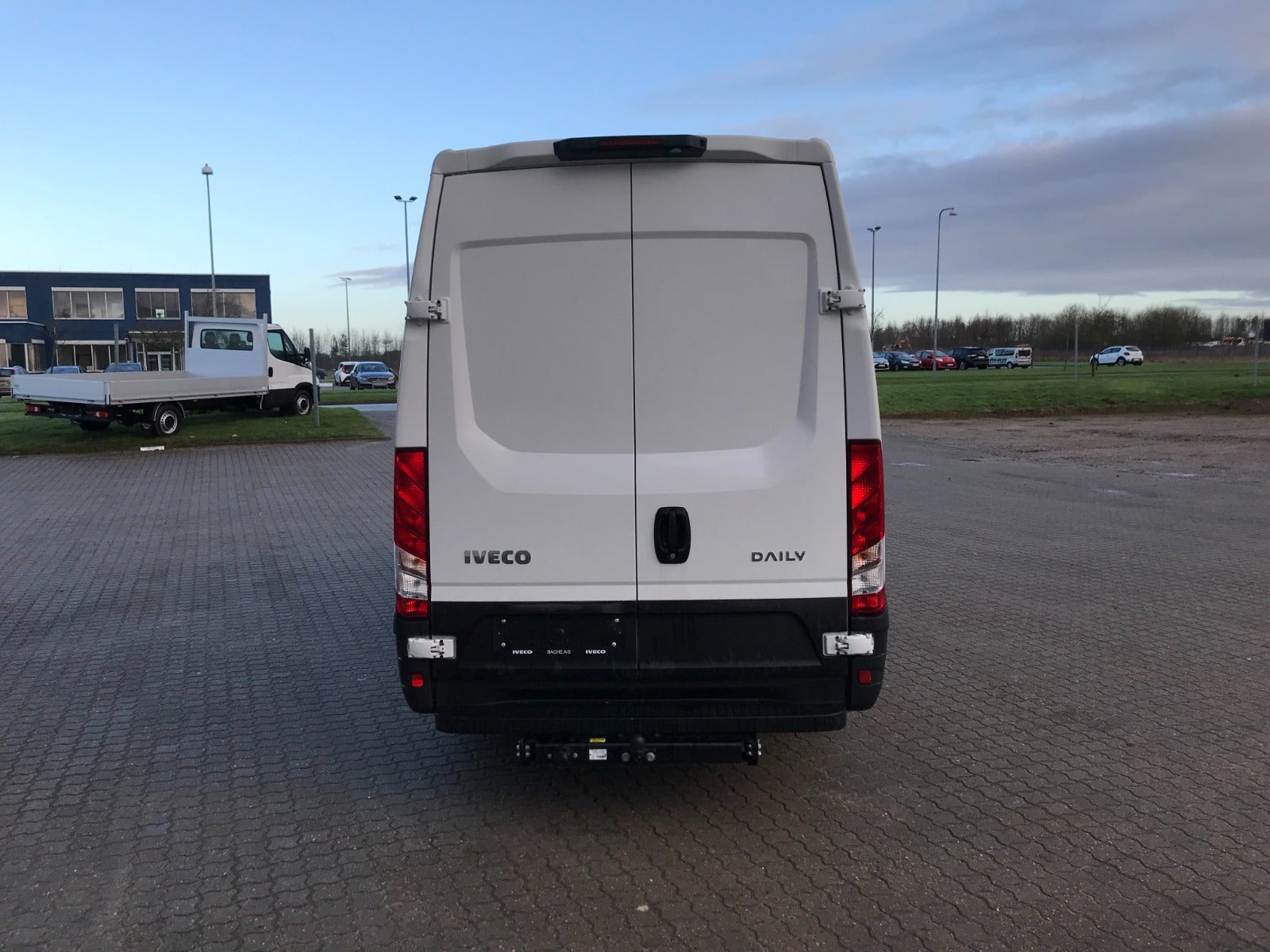 Billede af Iveco Daily 3,0 35S18 12m³ Van AG8