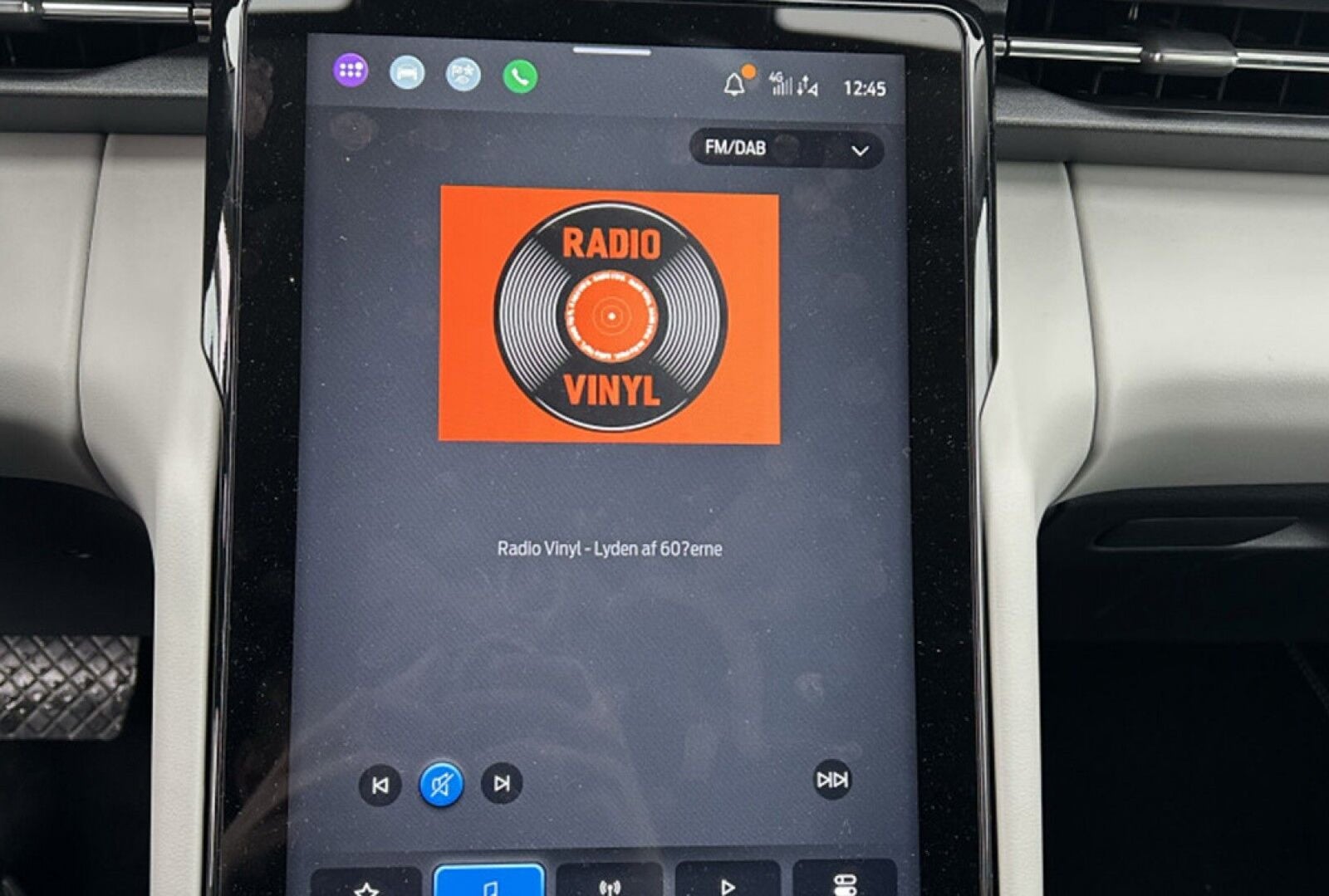 Ford Explorer Select Extended Range