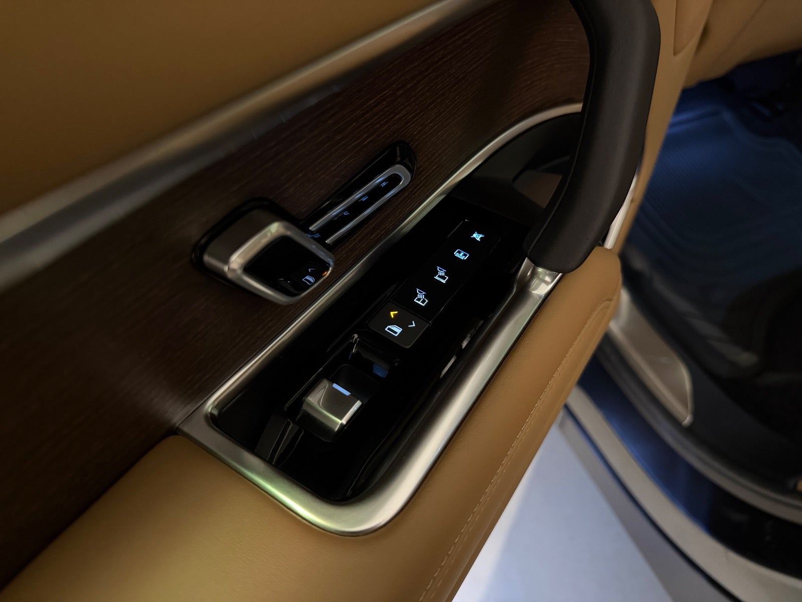 Land Rover – Range Rover