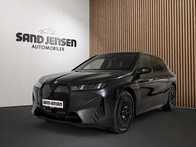 BMW iX xDrive45 Sport Line