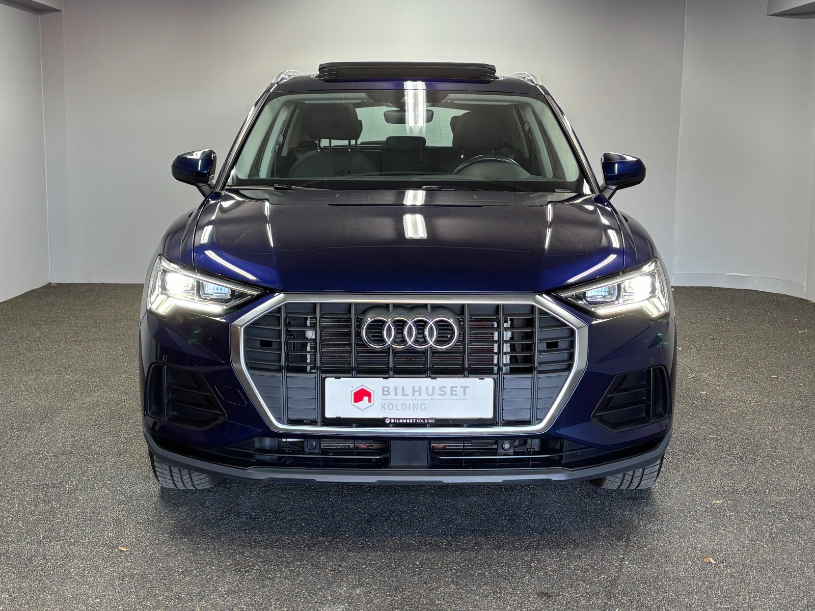 Billede af Audi Q3 45 TFSi e Attitude plus S-tr.