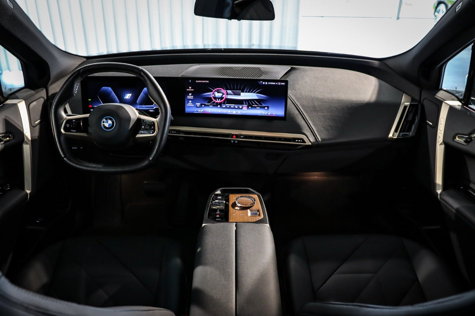 Billede af BMW iX  xDrive50 Fully Charged