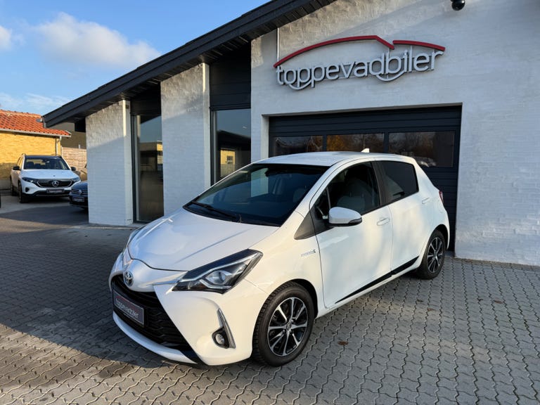 Toyota Yaris Hybrid H2 Premium e-CVT Van