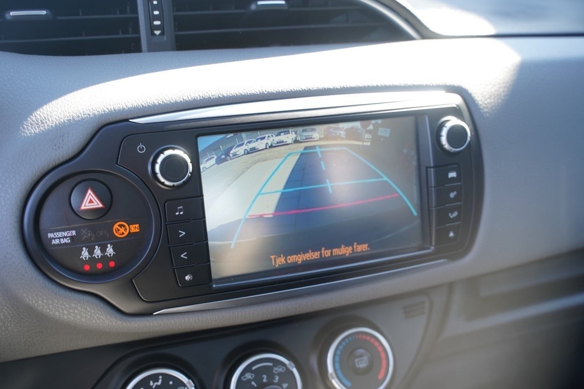 Billede af Toyota Yaris 1,3 VVT-i Skyview