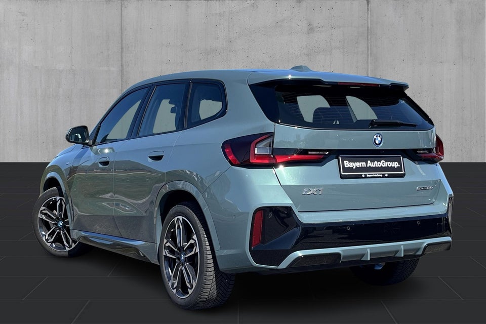 BMW iX1 eDrive20 M-Sport 2025