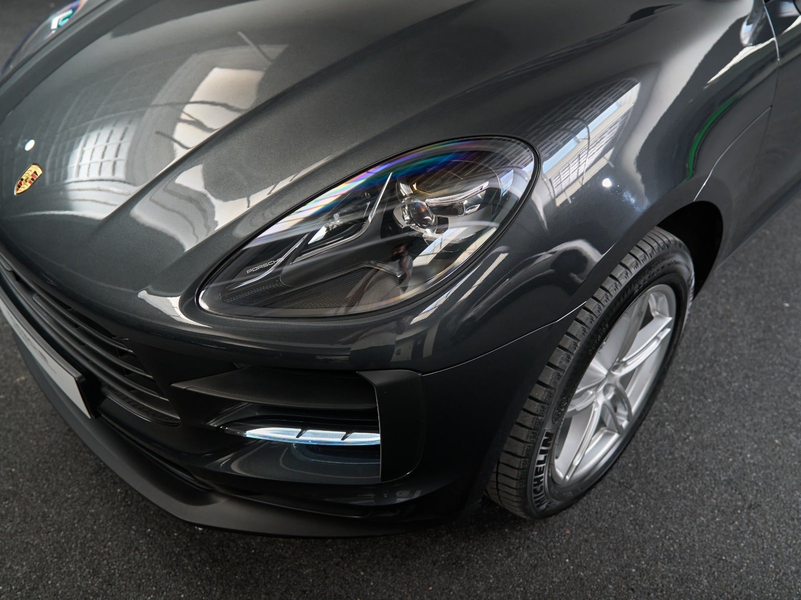 Gallery image 6 of 18