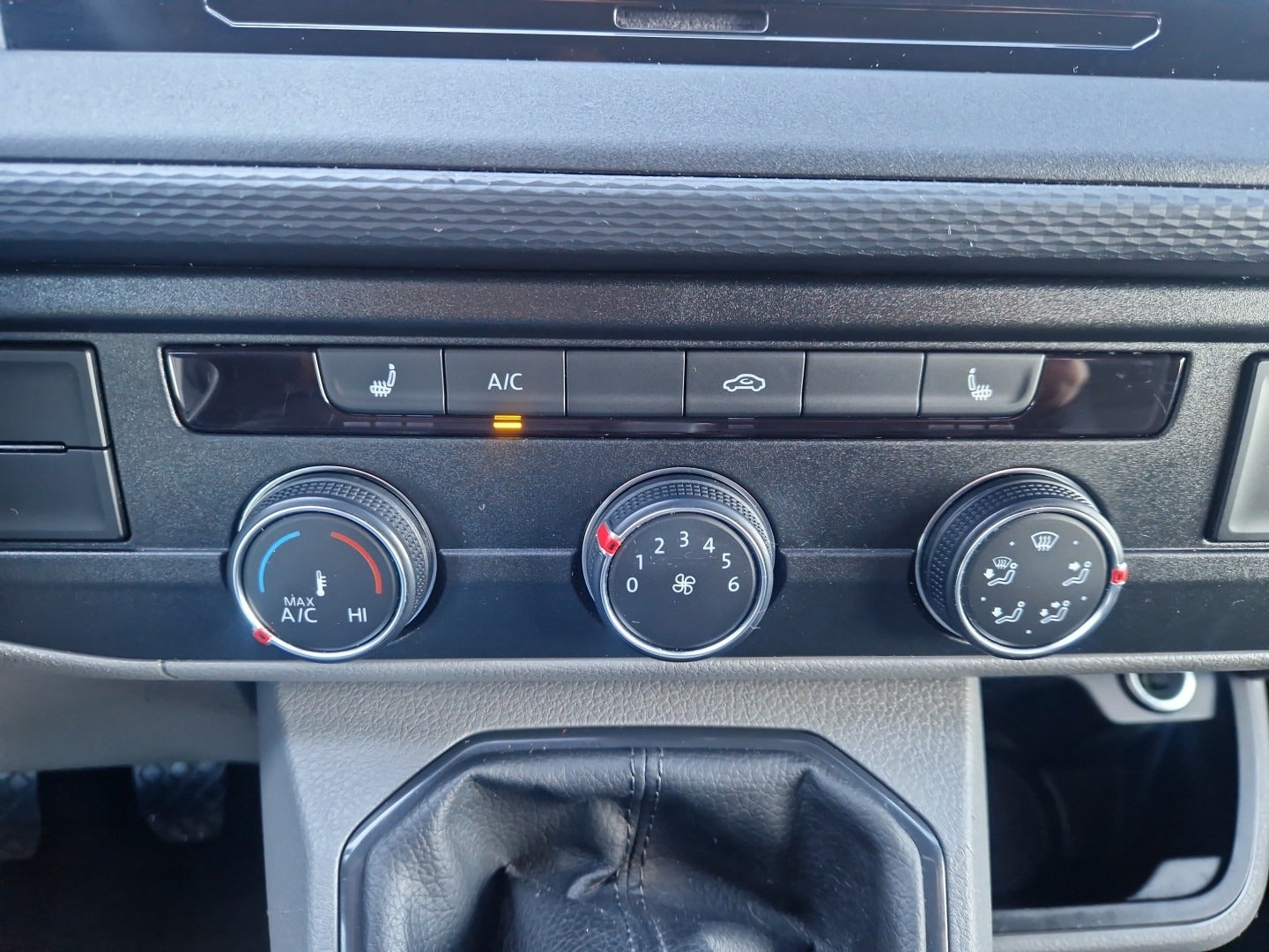 Billede af VW Transporter 2,0 TDi 110 Kassevogn lang