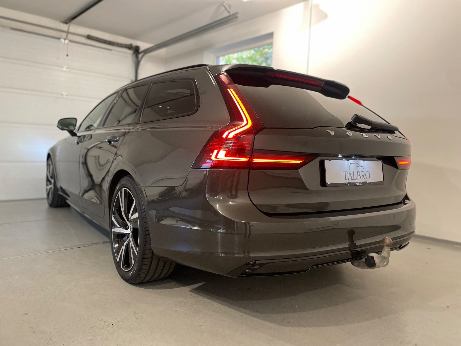 Volvo – V90