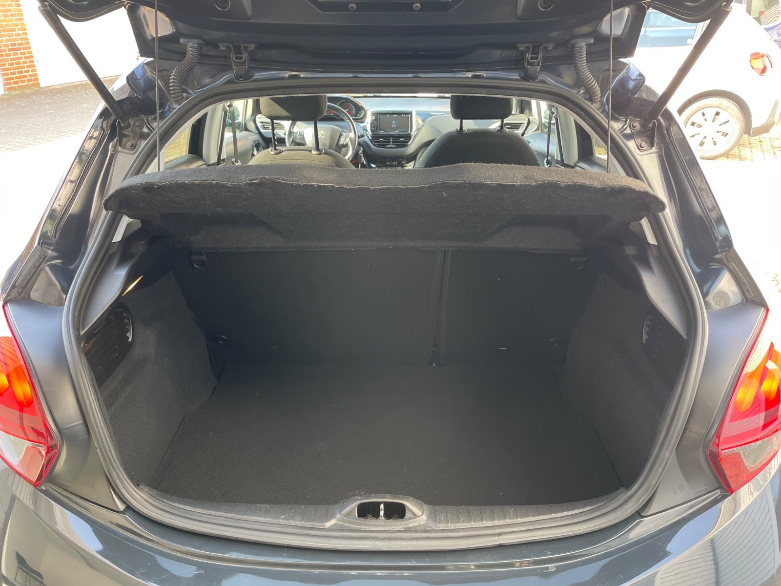 Billede af Peugeot 208 1,2 PureTech 82 Allure Sky