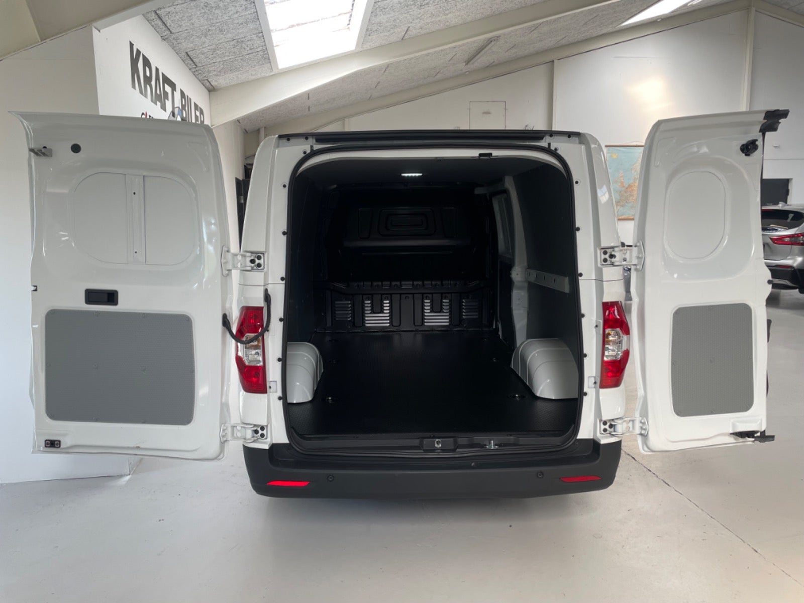 Billede af Maxus e-Deliver 3 50 Cargo Van LWB