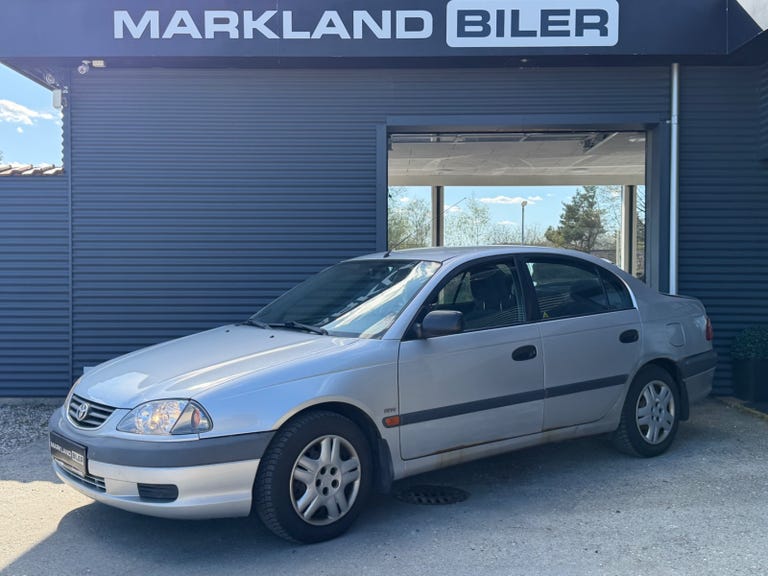 Toyota Avensis VVT-i Natura