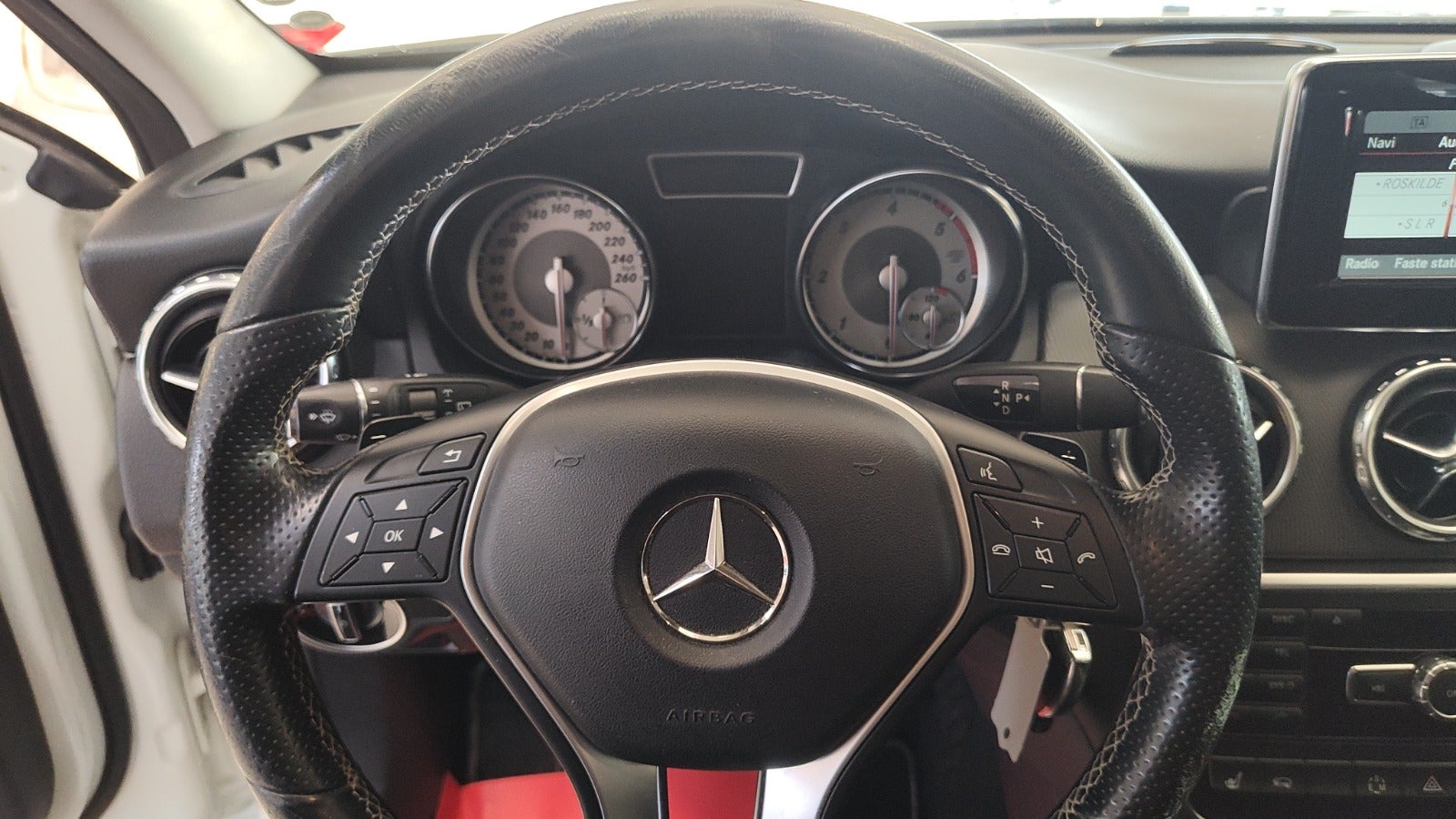Mercedes GLA220 2014