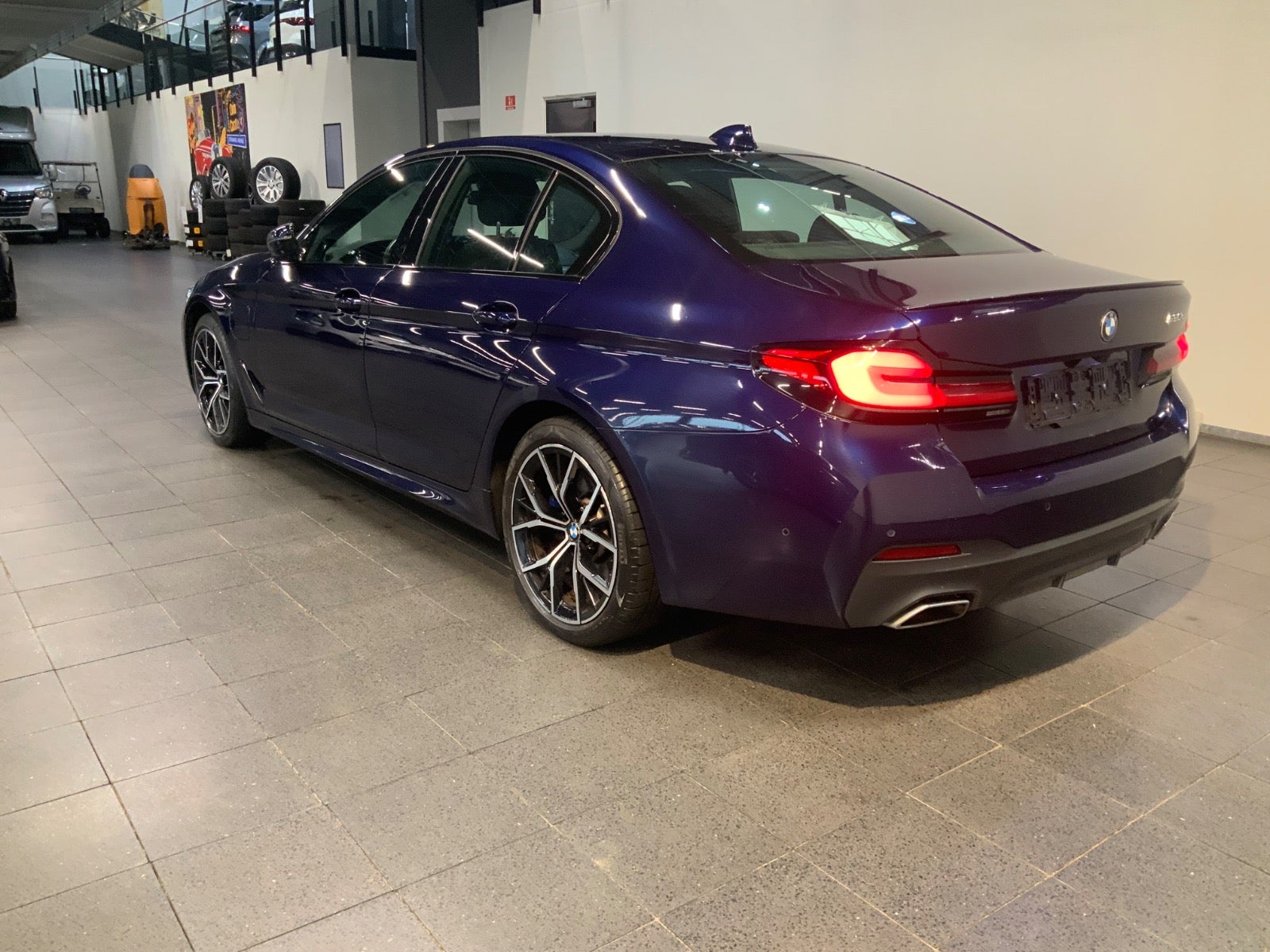 BMW 530e (3/8)
