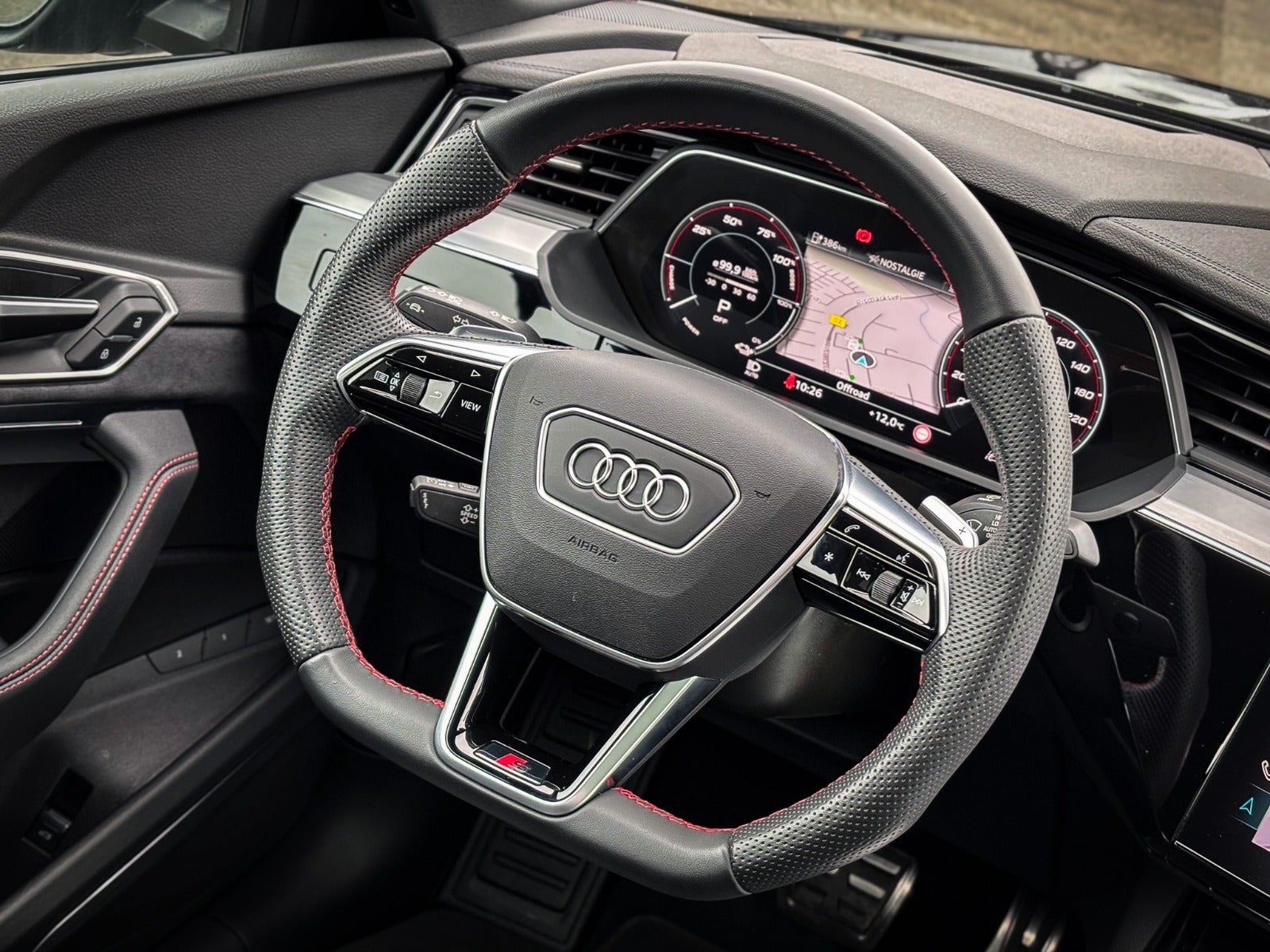 Billede af Audi Q8 e-tron 55 S-line Sportback quattro