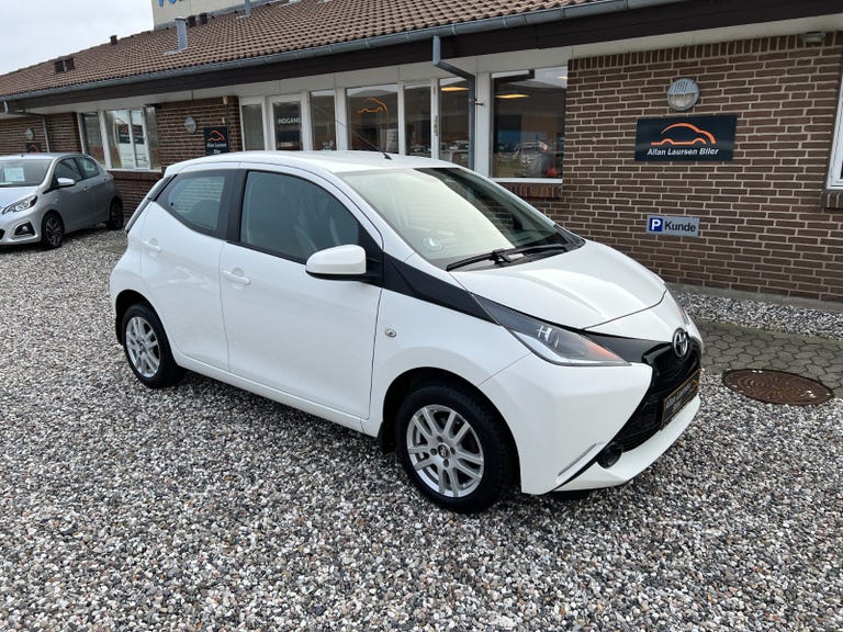 Toyota Aygo VVT-i x-play x-touch