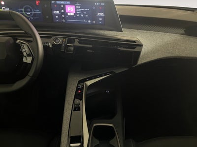 Peugeot e-3008 Allure Van