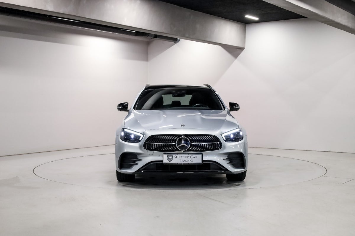 Mercedes-Benz E300 de 2,0 AMG Line stc. aut. 4Matic