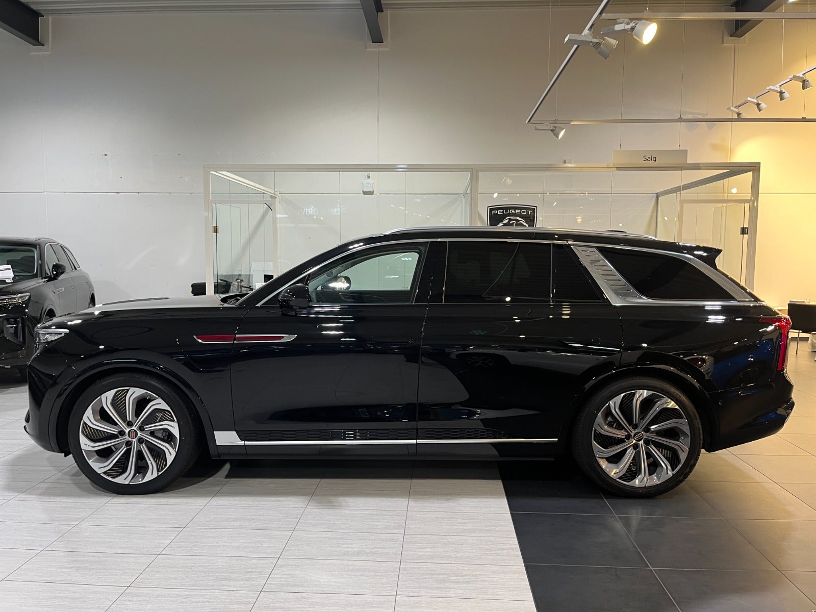 Billede af Hongqi E-HS9 120 Exclusive+