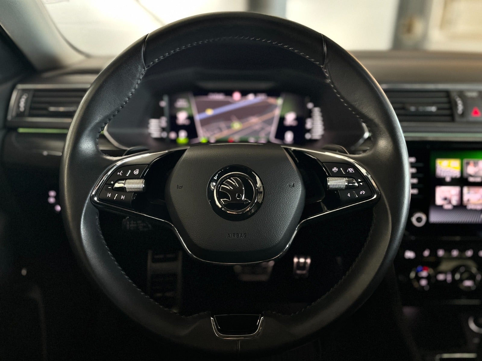 Skoda Superb TSi iV Business Executive Combi DSG