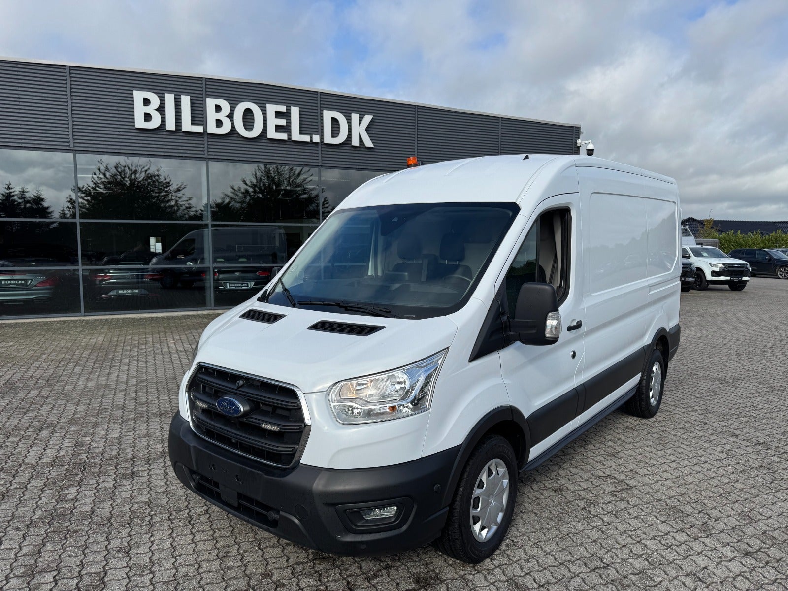 Ford Transit 350 L2 Van EcoBlue Trend H2 FWD
