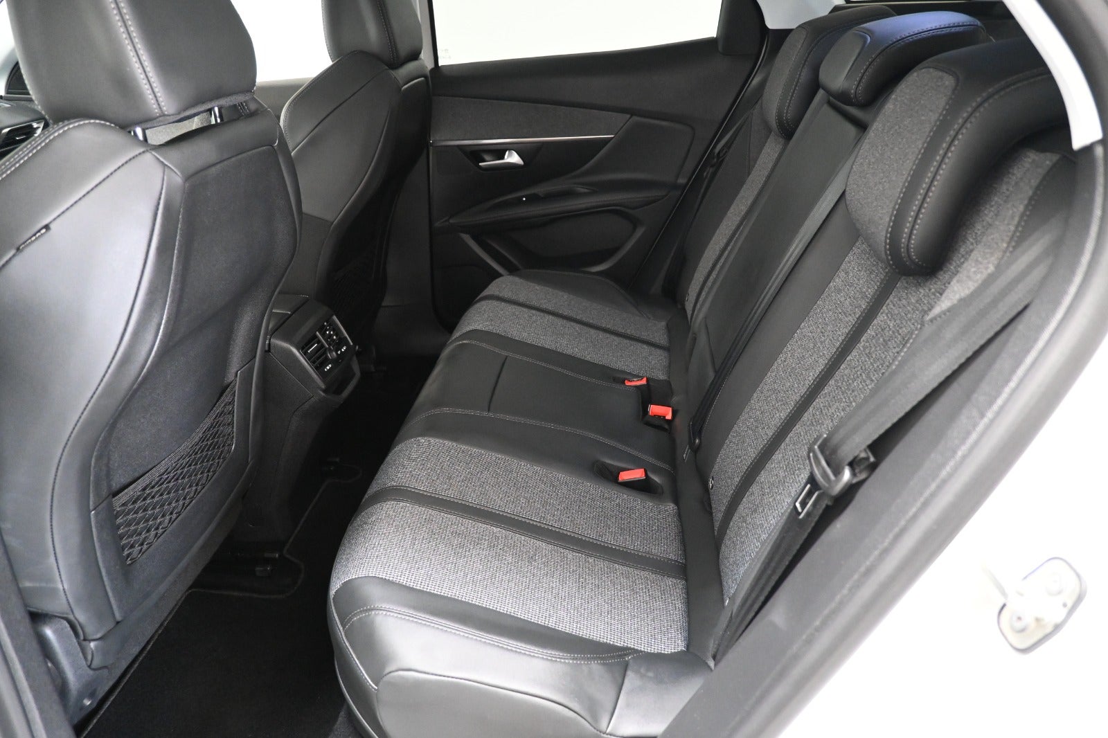 Peugeot 3008 Hybrid Allure LTD EAT8