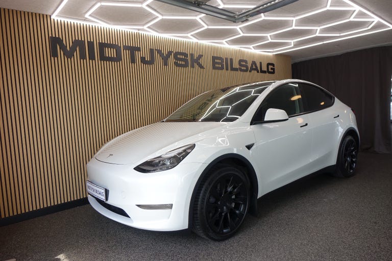 Tesla Model Y Long Range AWD