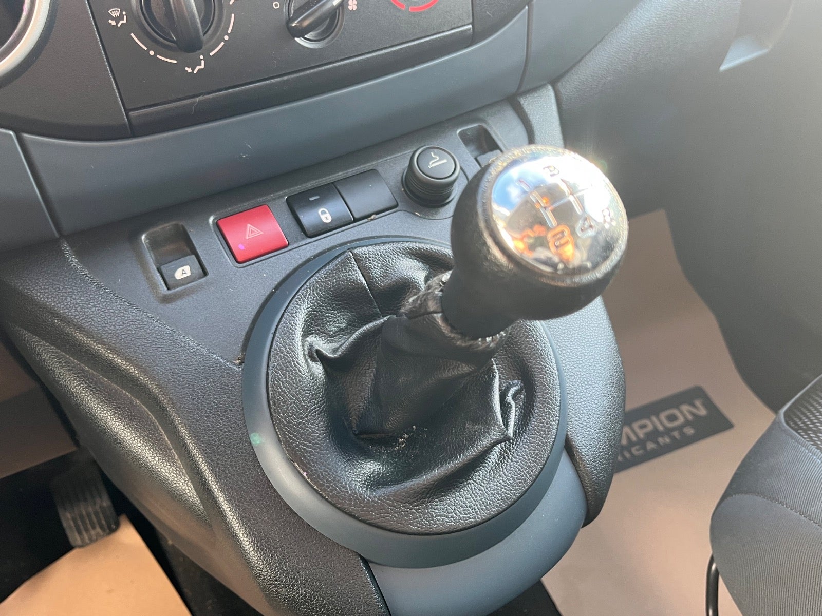 Billede af Peugeot Partner Tepee 1,6 e-HDi 92 Active