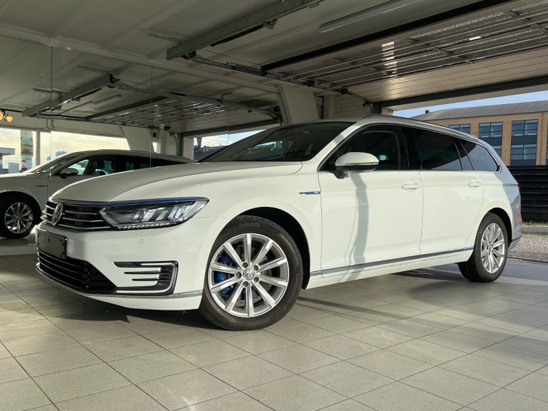 VW Passat GTE Highline+ Variant DSG