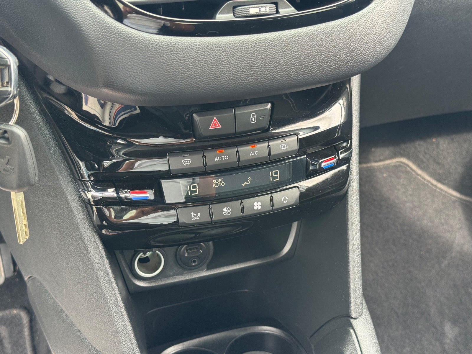 Billede af Peugeot 208 1,6 BlueHDi 100 Envy