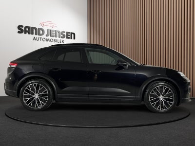 Porsche Macan 4 Van