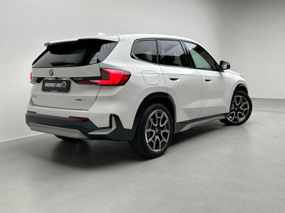 BMW iX1 eDrive20 X-Line billede 1