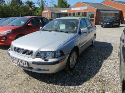 Volvo S40 1,8  4d